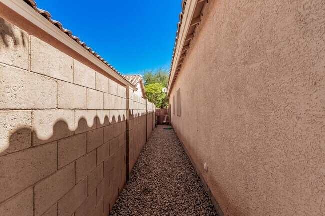 Building Photo - Newly Renovated 3-Bedroom Home in Gilbert