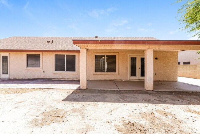 Building Photo - 7580 W San Miguel Ave