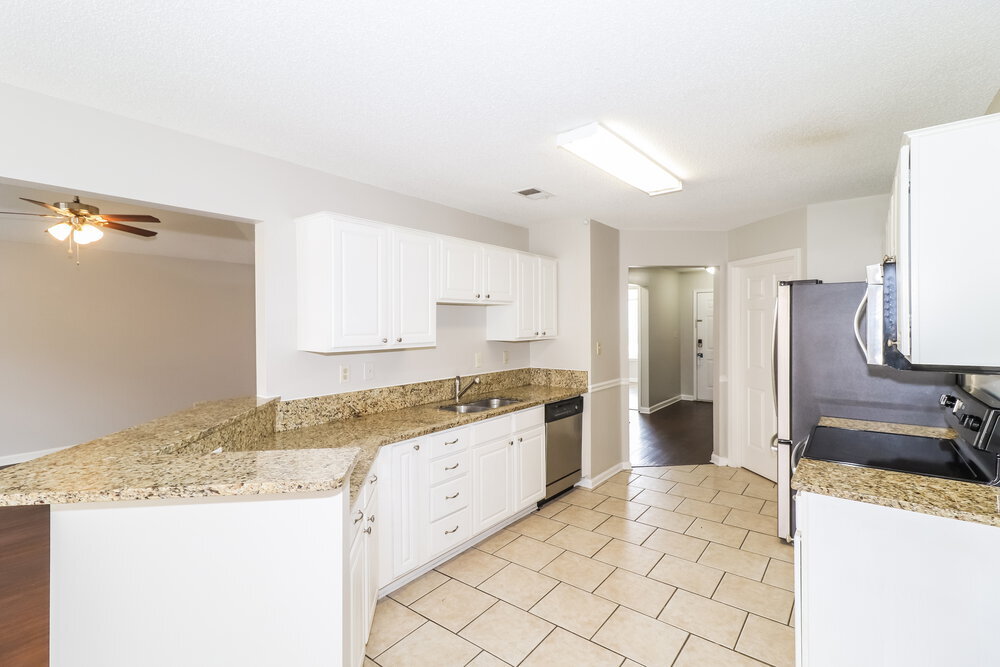 Building Photo - 995 Scofield Dr