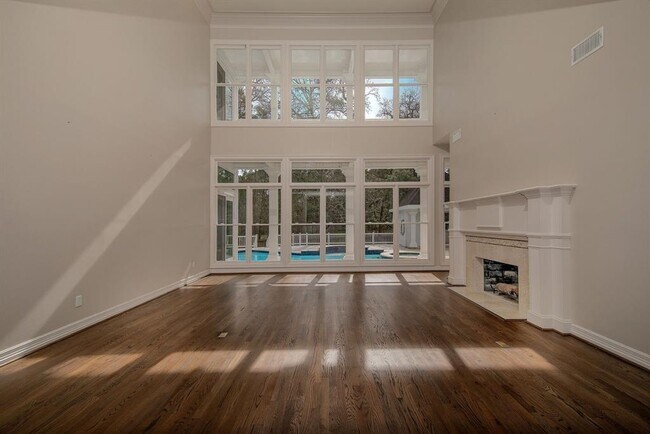 Building Photo - 83 S Longspur Dr