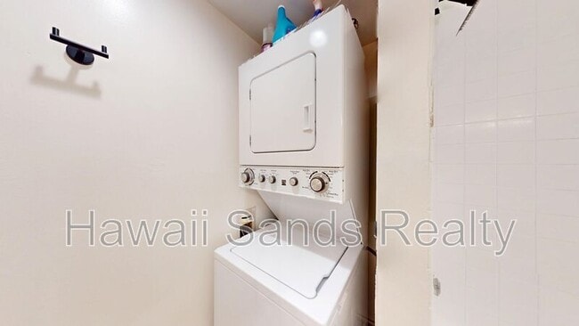 Building Photo - 444 Nahua St