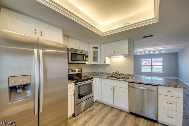 Building Photo - 2526 SE 16th Pl