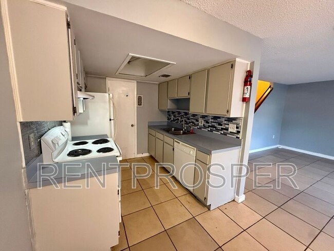 Building Photo - 1720 Potomac Ct