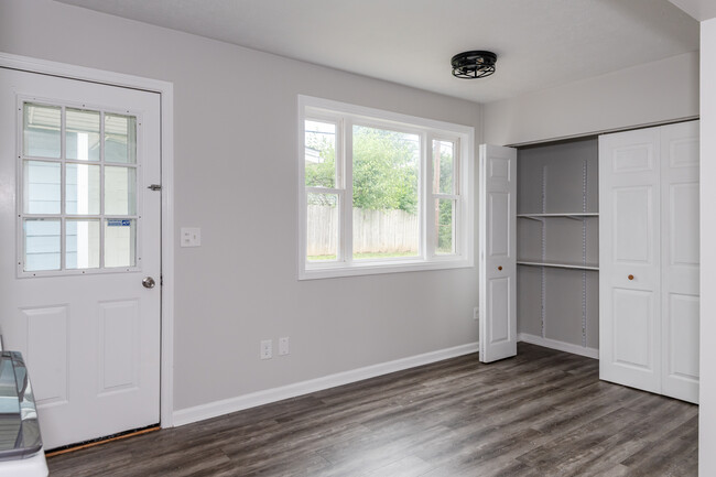 Building Photo - 5347 Haverfield Rd