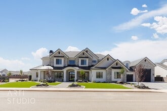 Building Photo - BRAND NEW Gorgeous 6 bed 7 bath with Pool ...