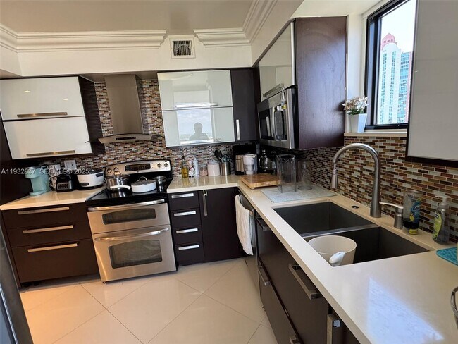 Building Photo - 3300 NE 192 St