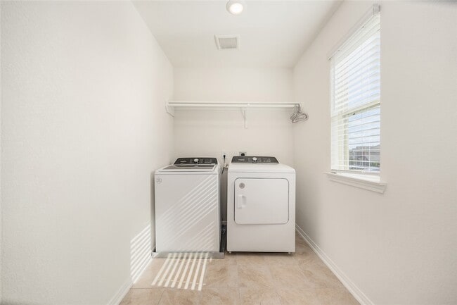 Building Photo - 8202 Leisure Pt Dr