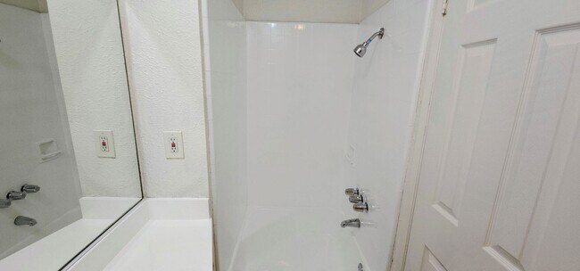 Building Photo - NO APPLICATION FEES (Section-8 Ok) 3-Bed A...
