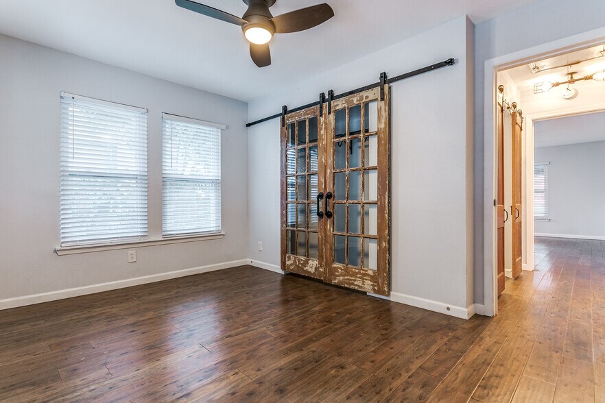 Building Photo - 326 Simon