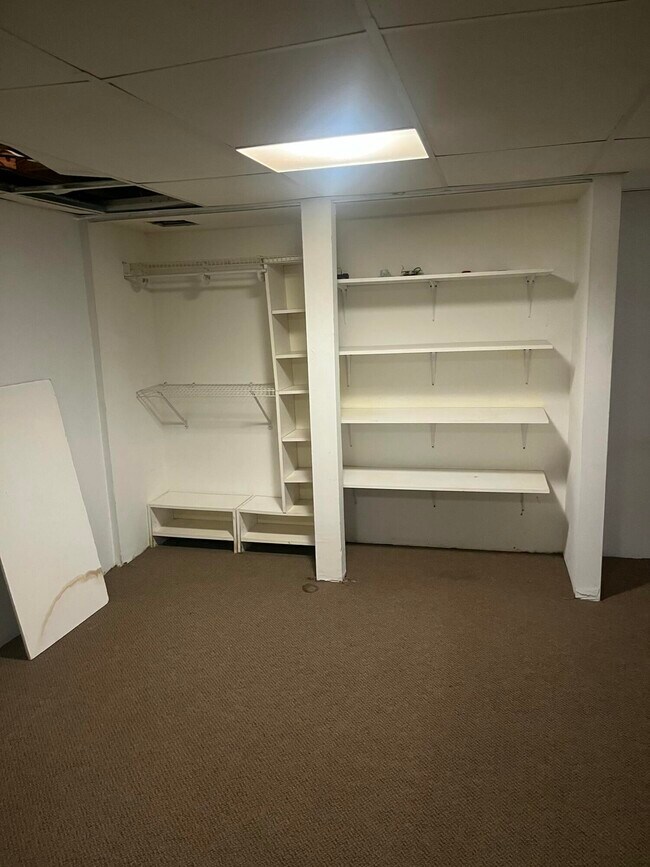 Building Photo - 12116 Columbia Ave