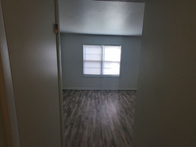 Building Photo - Weblin Place