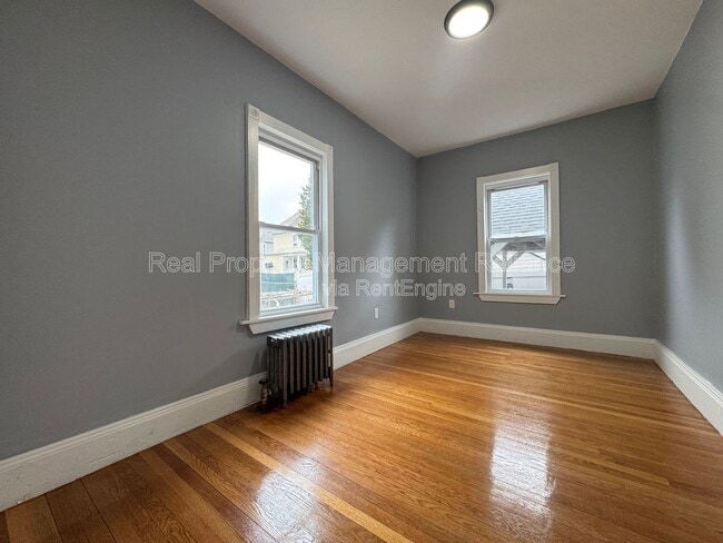 Building Photo - 56 Coolidge St