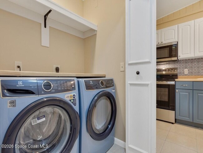 Building Photo - 6425 4th Pl