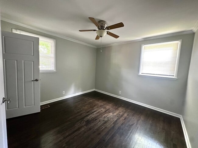 Building Photo - Cleveland Park Renovation!  Walking Distance to Everything! Jetted Shower - Fully Fenced - Garage...