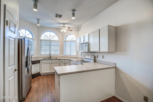 Building Photo - 11102 N 111th St