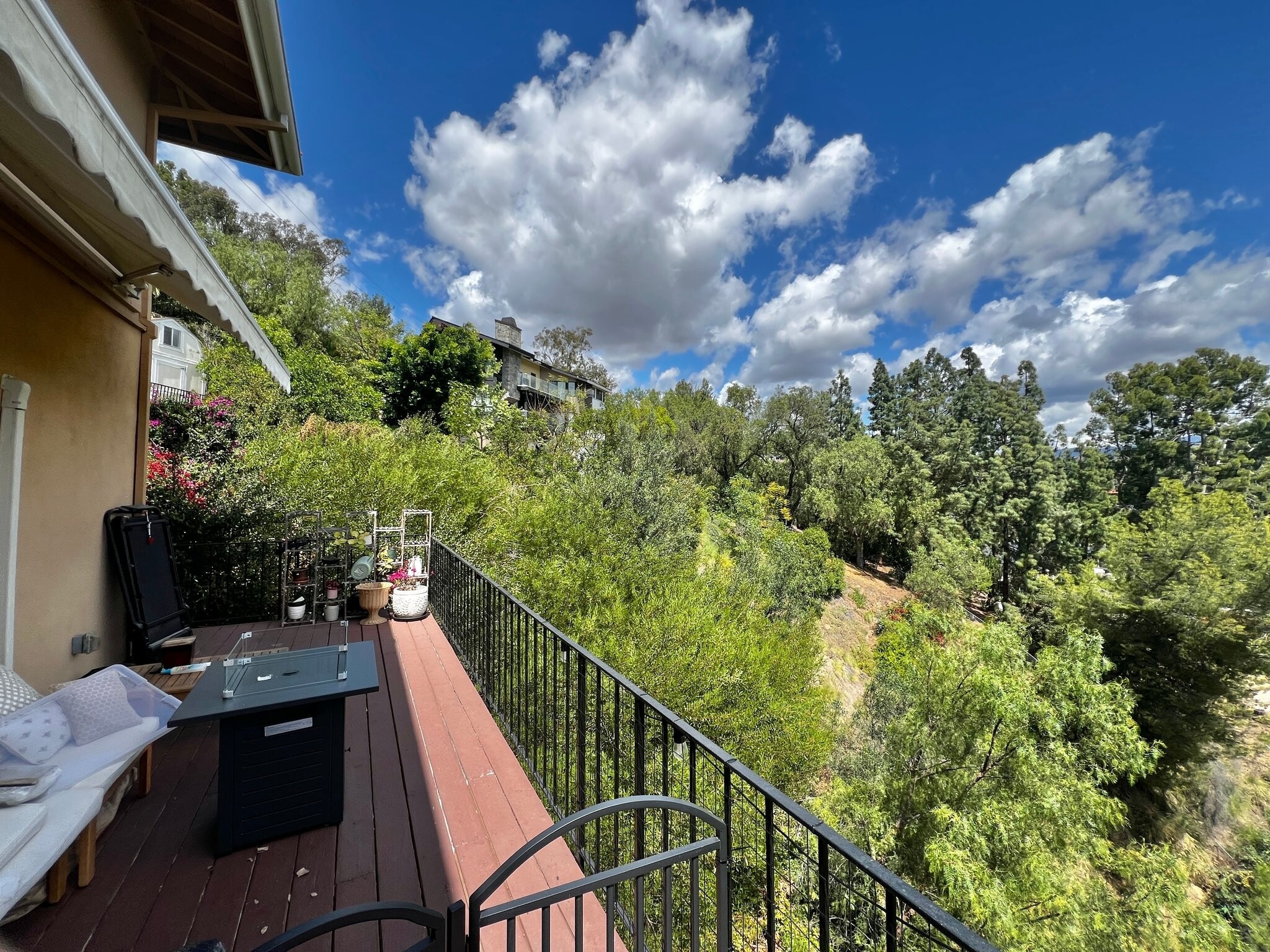 Building Photo - 10352 Cowan Heights Dr