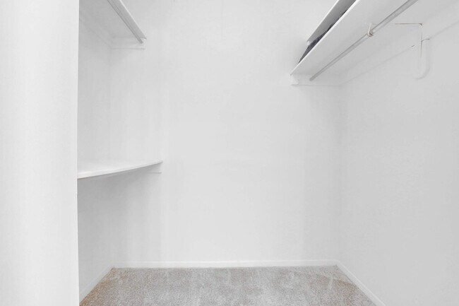 Building Photo - 1600 S Eads St