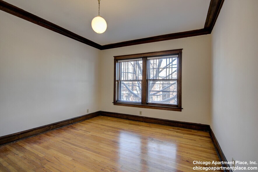 Building Photo - 1336 W Waveland Ave