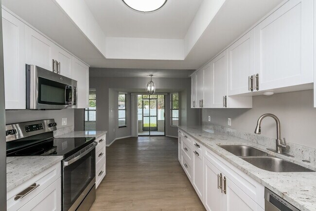 Building Photo - 8630 Indies Dr