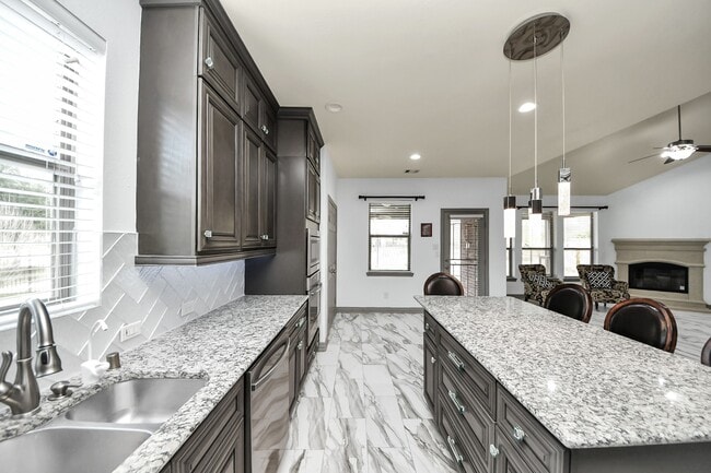 Building Photo - 4410 Lodge Vine Ct