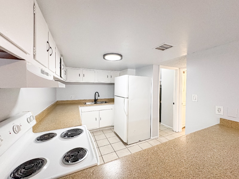 Building Photo - 6802 N 17th Ave