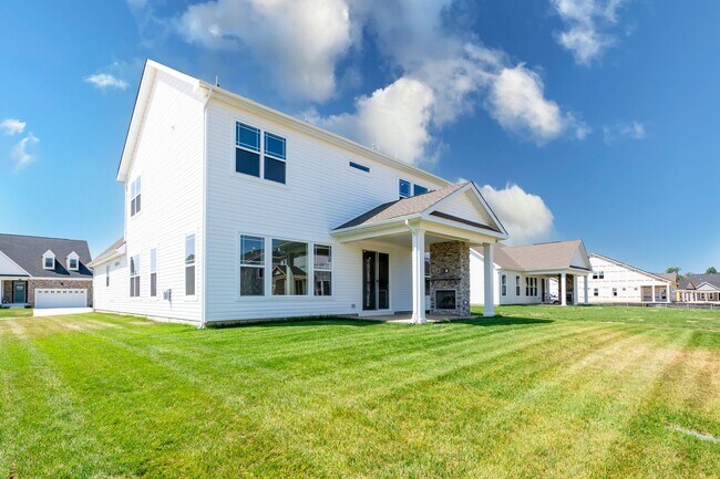 Building Photo - Beautiful new 4-bedroom, 3.5 bath property...