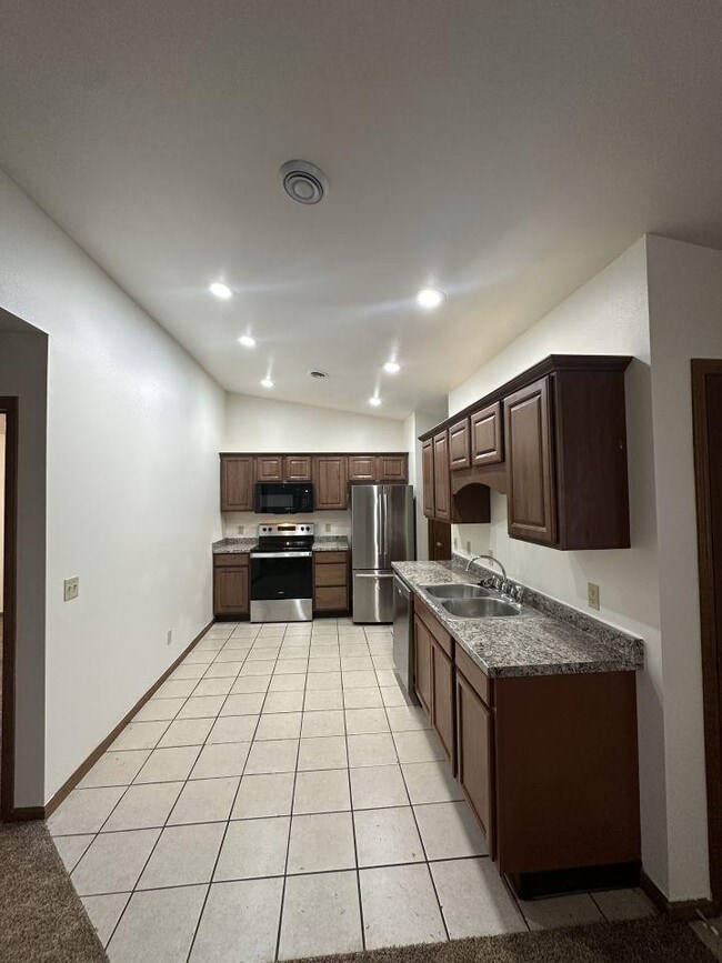Building Photo - 2 bedroom in Billings MT 59105