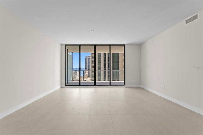 Building Photo - 275 1st Ave S