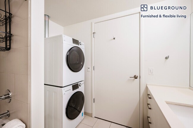 Building Photo - 225 Cedar St