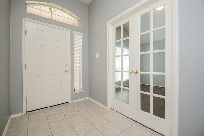 Building Photo - 24914 Oconee Dr