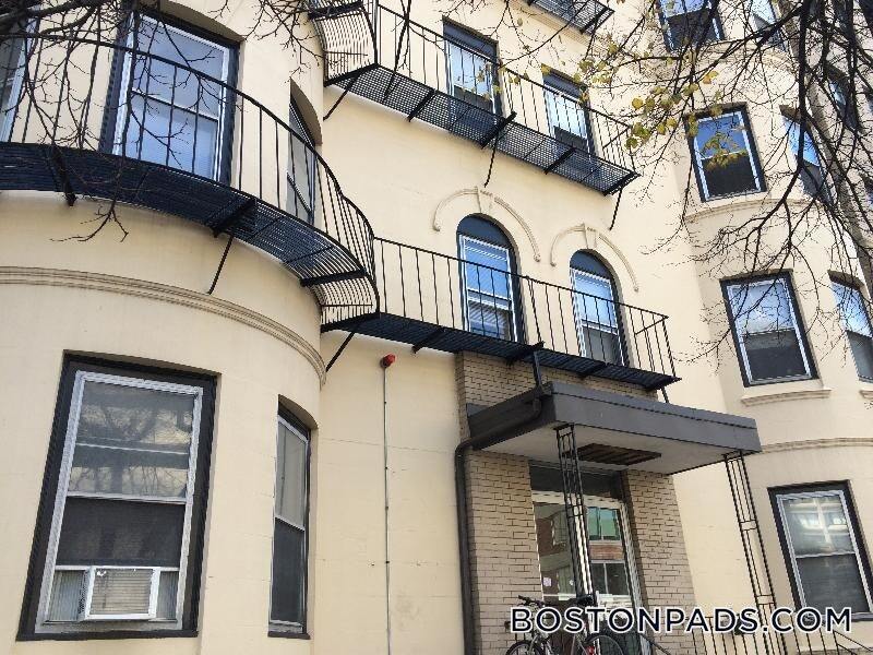 Building Photo - 32 Westland Ave