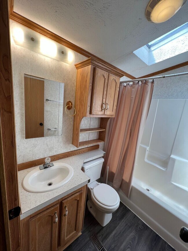 Building Photo - 3 Bedroom 2 Bath High-End Mobile Home with...