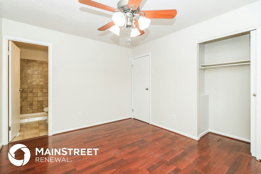 Building Photo - 15533 Ninety-Seventh Ave