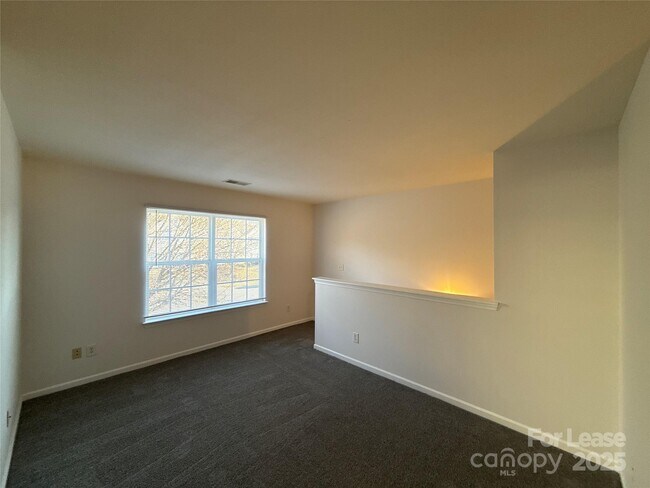 Building Photo - 2807 Forest Grove Ct