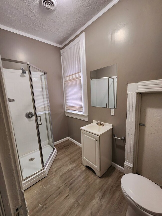 Building Photo - 401-403 South Jackson