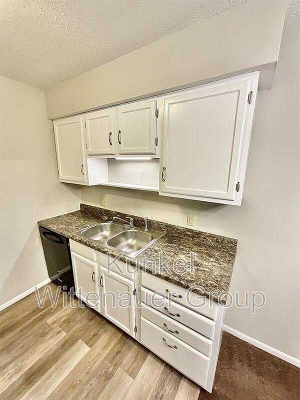 Building Photo - 1320 N 1st St