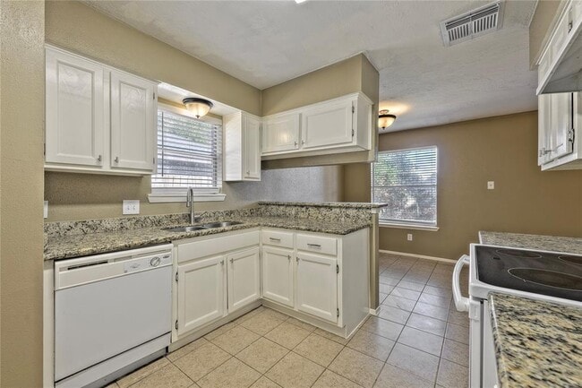 Building Photo - 1942 Myrna Ln