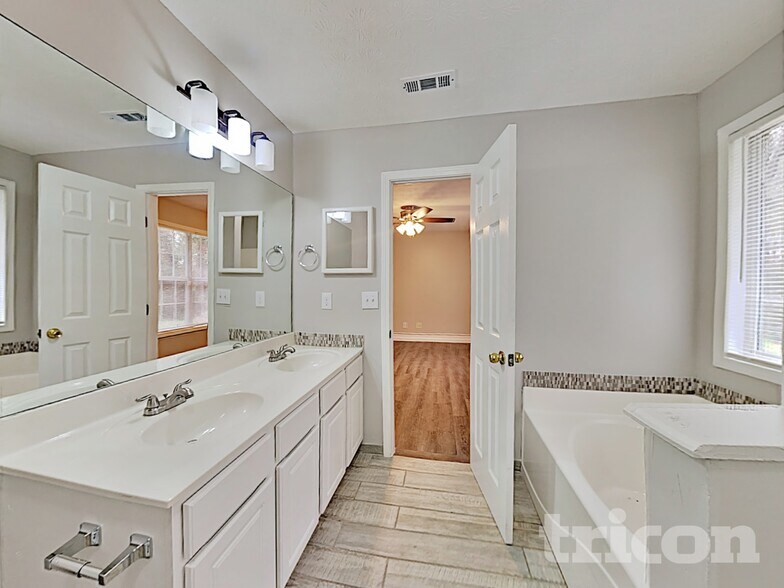 Building Photo - 312 Reisling Dr