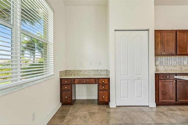 Building Photo - 1769 Berkshire Cir SW