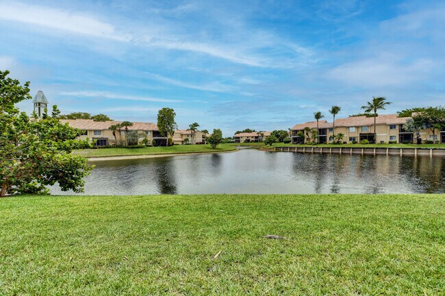 Building Photo - 23181 Fountain View Dr