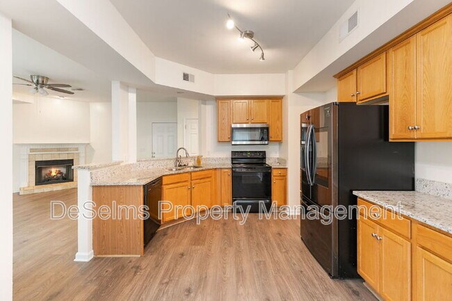 Building Photo - 1405 S Glenleigh Ct