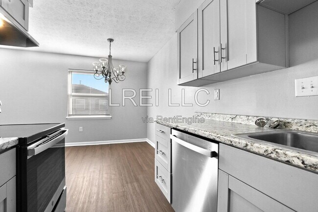 Building Photo - 3325 Breckenridge Ln