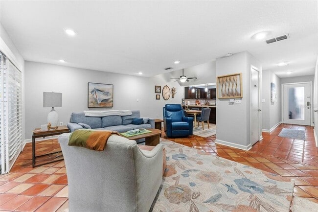 Building Photo - 2979 W Knights Ave