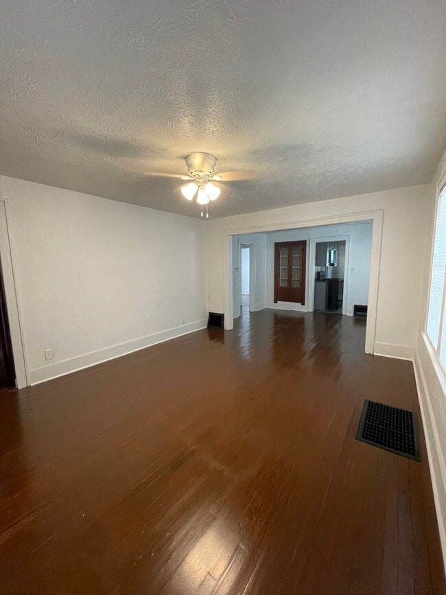 Building Photo - Three Bedroom Single Family Home Near Loeb Stadium