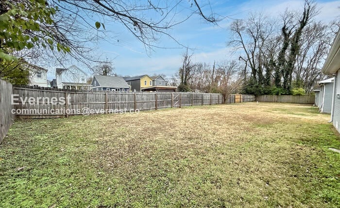 Building Photo - 1732 17th Ave N