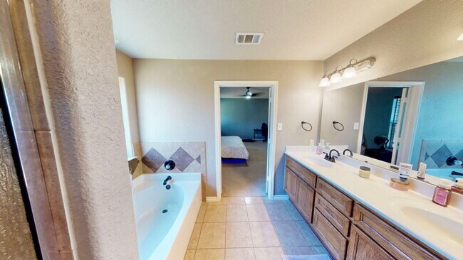 Building Photo - LIMITED-TIME MOVE-IN SPECIAL: Two Weeks Free Rent! Spacious 3 Bedroom, 2 Full Bath, with Attached...