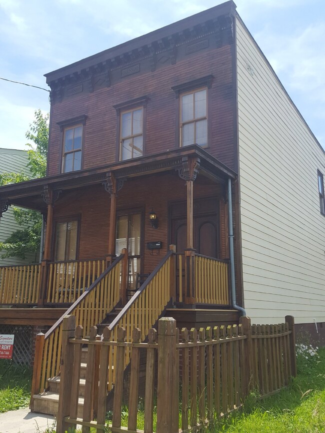 Primary Photo - 5 bedroom, 4.5 baths, Near VCU Med School ...