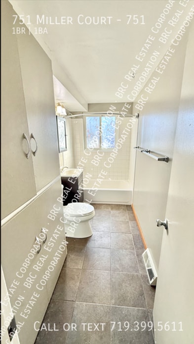 Building Photo - 751 Miller Ct