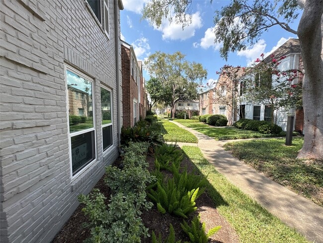 Building Photo - 14551 Misty Meadow Ln
