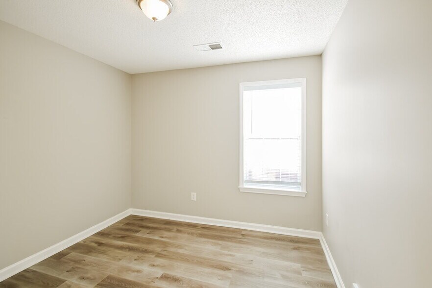 Building Photo - 7443 Glennmere Way